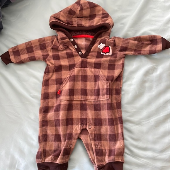 Bundle for discount 4 for $20 - Warm hoodie play onesie. Snap closure on bottom - Picture 1 of 3